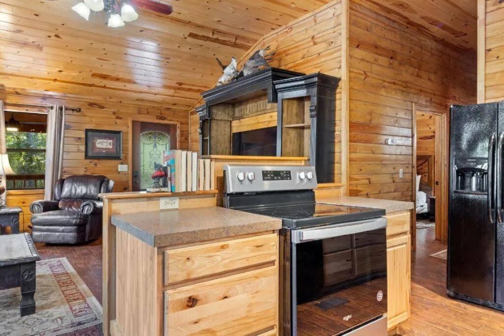 Misty Moonlight, Sleeps 4, Mountain Cabin Apartment Broken Bow Exterior photo